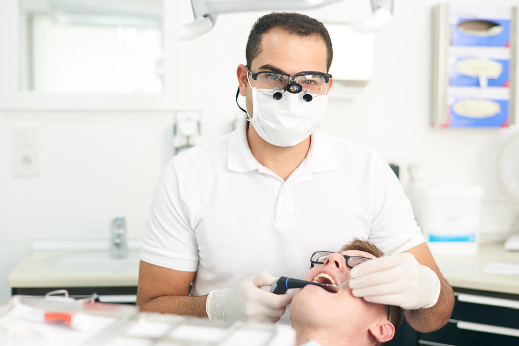 Zahnprophylaxe bei Zahnarzt Praxis in Dormagen Dr. B. Khawaja